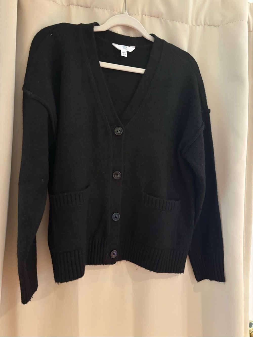 Time and Tru Black V-Neck Button Front Cardigan
